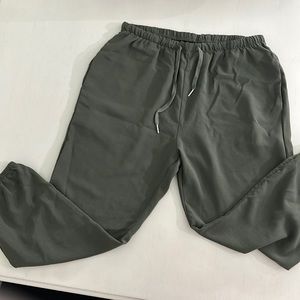 Olive green women’s size medium elastic waist pants.